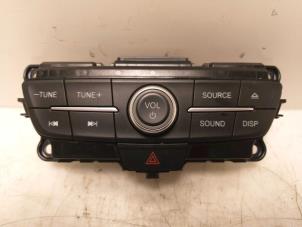 Gebruikte Radiobedienings paneel Ford Focus 3 Wagon 1.5 TDCi Prijs € 164,56 Inclusief btw aangeboden door Van Gils Automotive