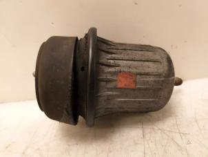 Gebruikte Motorsteun Lexus IS (E2) 250 2.5 V6 24V Prijs € 30,00 Margeregeling aangeboden door Van Gils Automotive