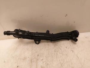 Gebruikte Waterpijp Peugeot 308 SW (L4/L9/LC/LJ/LR) 1.2 12V e-THP PureTech 110 Prijs op aanvraag aangeboden door Van Gils Automotive