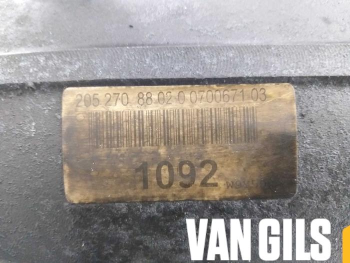 Versnellingsbak van een Mercedes-Benz C (R205) C-220d 2.2 16V BlueTEC 4-Matic 2016