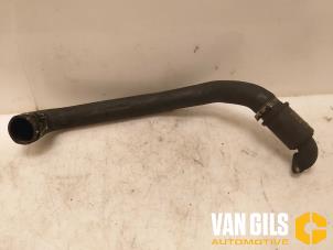 Gebruikte Intercooler Buis Ford Grand C-Max (DXA) 1.0 Ti-VCT EcoBoost 12V 125 Prijs € 65,00 Margeregeling aangeboden door Van Gils Automotive