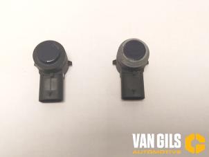 Gebruikte PDC Sensor Set Opel Astra K Sports Tourer 1.4 Turbo 16V Prijs € 44,00 Margeregeling aangeboden door Van Gils Automotive