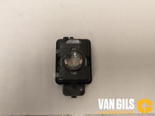 Gebruikte Instapverlichting Tesla Model S 90D Prijs € 53,24 Inclusief btw aangeboden door Van Gils Automotive