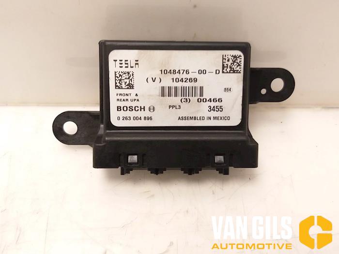 Gebruikte PDC Module Tesla Model S 90D Prijs € 181,50 Inclusief btw aangeboden door Van Gils Automotive