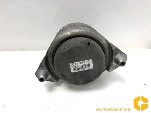 Gebruikte Motorrubber Mercedes E (R207) E-220 CDI 16V BlueEfficiency Prijs € 38,00 Margeregeling aangeboden door Van Gils Automotive