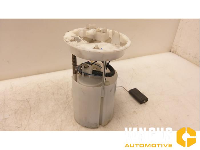 Gebruikte Tank element Pomp Ford Focus 3 1.0 Ti-VCT EcoBoost 12V 125 Prijs € 60,00 Margeregeling aangeboden door Van Gils Automotive