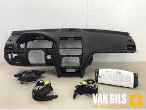 Gebruikte Airbag set Mercedes C (W204) 3.0 C-320 CDI V6 24V Prijs € 699,99 Margeregeling aangeboden door Van Gils Automotive