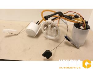 Gebruikte Tank element Pomp Porsche 911 (991) 3.8 24V Carrera 4S Prijs € 229,99 Margeregeling aangeboden door Van Gils Automotive