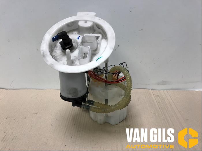 Gebruikte Tank element Pomp BMW 1 serie (F21) M140i 3.0 24V Prijs € 99,99 Margeregeling aangeboden door Van Gils Automotive