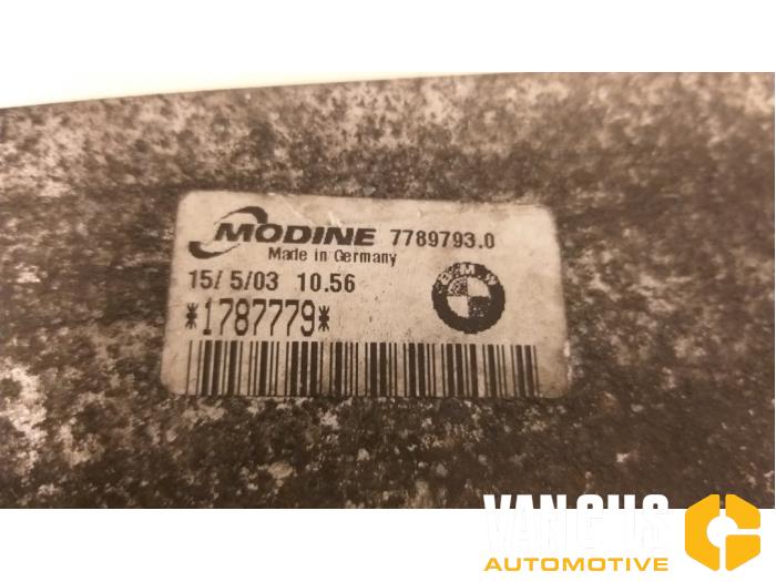 Intercooler van een BMW 3 serie Touring (E46/3) 318d 16V 2003