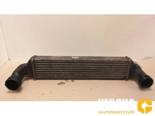Intercooler van een BMW 3 serie Touring (E46/3) 318d 16V 2003