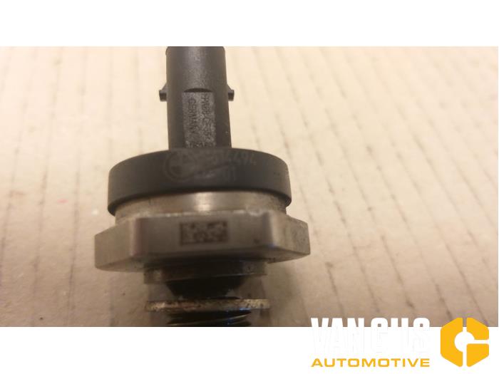 Oliedruk sensor van een BMW 5 serie (F10) 520d 16V 2014