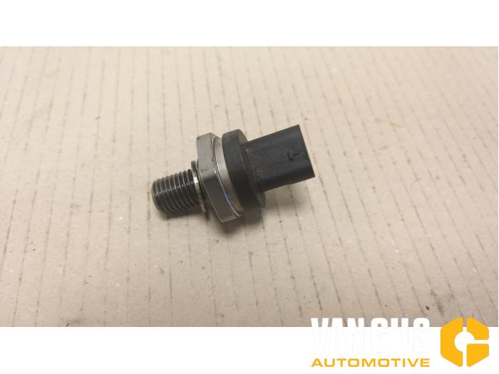Oliedruk sensor van een BMW 5 serie (F10) 520d 16V 2014