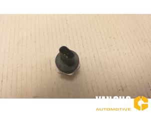 Oliedruk sensor van een BMW 5 serie (F10) 520d 16V 2014
