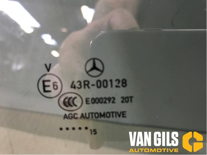 Portierruit 4Deurs rechts-achter van een Mercedes-Benz CLA (117.3) 1.6 CLA-180 16V 2015
