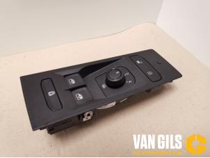Gebruikte Elektrisch Raam Schakelaar Volkswagen Transporter Prijs op aanvraag aangeboden door Van Gils Automotive