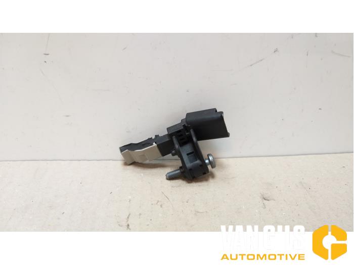 Gebruikte BDP Sensor Peugeot 208 I (CA/CC/CK/CL) 1.2 12V e-THP PureTech 110 Prijs € 19,99 Margeregeling aangeboden door Van Gils Automotive