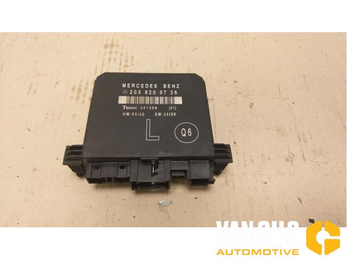 Gebruikte Deur module Mercedes C (W203) 2.0 C-200K 16V Prijs € 40,00 Margeregeling aangeboden door Van Gils Automotive