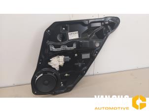 Gebruikte Ruitmechaniek 4Deurs rechts-achter Mercedes R (W251) 3.0 320 CDI 24V 4-Matic Prijs € 82,00 Margeregeling aangeboden door Van Gils Automotive