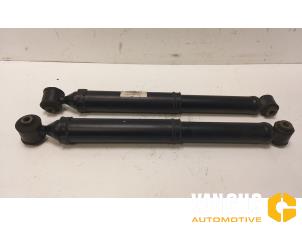 Gebruikte Schokbreker set Peugeot 208 I (CA/CC/CK/CL) 1.2 12V e-THP PureTech 110 Prijs € 49,99 Margeregeling aangeboden door Van Gils Automotive