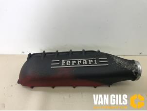 Gebruikte Spruitstuk Inlaat Ferrari 458 Spider 4.5 V8 32V DCT Prijs € 499,99 Margeregeling aangeboden door Van Gils Automotive