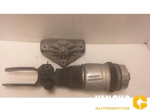 Gebruikte Mac Phersonpoot rechts-voor Porsche Cayenne (9PA) 4.5 V8 32V Turbo Prijs € 399,99 Margeregeling aangeboden door Van Gils Automotive