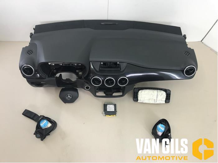 Airbag Set+Module van een Mercedes-Benz B (W246) 1.6 B-180 BlueEFFICIENCY Turbo 16V 2012