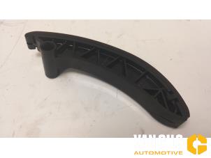 Gebruikte Kettinggeleider Mercedes Vito Prijs € 36,30 Inclusief btw aangeboden door Van Gils Automotive