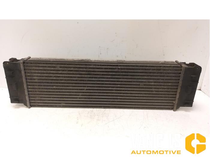 Gebruikte Intercooler Mercedes Sprinter Prijs € 60,00 Margeregeling aangeboden door Van Gils Automotive