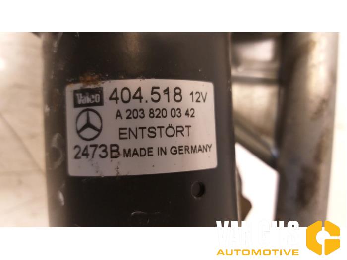 Ruitenwismotor+Mechaniek van een Mercedes-Benz C Combi (S203) 2.2 C-200 CDI 16V 2004