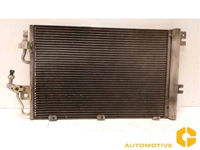 Gebruikte Radiateur Airco Opel Astra H (L48) 1.6 16V Twinport Prijs € 80,00 Margeregeling aangeboden door Van Gils Automotive