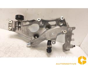 Gebruikte Dynamosteun onder Mercedes B-Klasse Prijs € 55,00 Margeregeling aangeboden door Van Gils Automotive