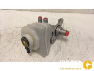 Gebruikte Hoofdremcilinder Landrover Range Rover Sport (LW) 2.0 SD4 Prijs € 96,80 Inclusief btw aangeboden door Van Gils Automotive