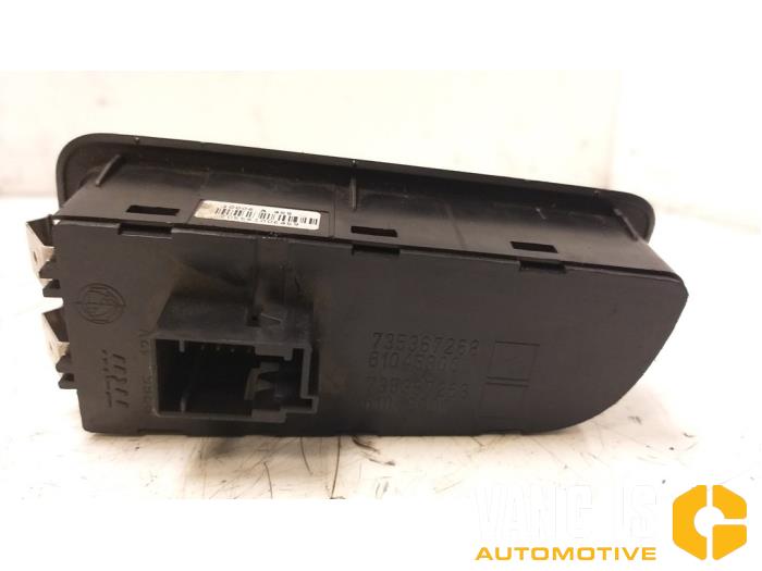 Licht Schakelaar van een Fiat Grande Punto (199) 1.4 2006