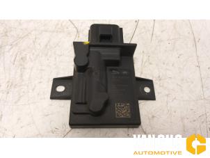 Gebruikte Brandstofpomp module Landrover Range Rover Sport (LW) 2.0 SD4 Prijs op aanvraag aangeboden door Van Gils Automotive