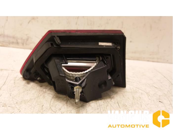 Achterlicht rechts van een Renault Clio IV (5R) 1.5 Energy dCi 90 FAP 2014