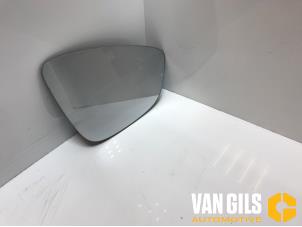 Gebruikte Spiegelglas rechts Volkswagen Passat Variant (365) 2.0 TDI 16V 140 Prijs op aanvraag aangeboden door Van Gils Automotive