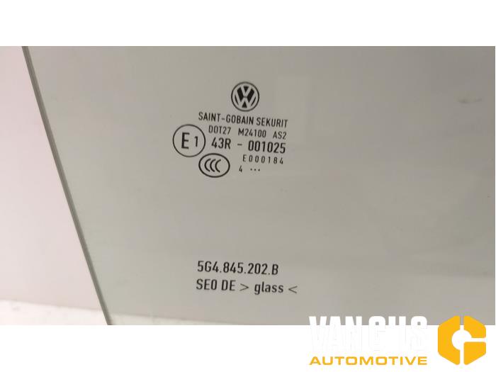 Portierruit 4Deurs rechts-voor van een Volkswagen Golf VII (AUA) 1.4 GTE 16V 2015