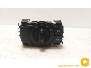 Gebruikte Schakelaar Licht BMW 1 serie (E87/87N) 123d 16V Prijs € 30,00 Margeregeling aangeboden door Van Gils Automotive