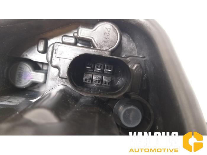 Fitting Achterlicht links van een Seat Ibiza IV (6J5) 1.0 EcoTSI 12V 2015