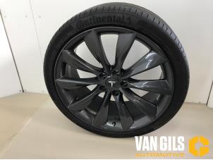 Gebruikte Velg Tesla Model S 100D Prijs € 499,99 Margeregeling aangeboden door Van Gils Automotive