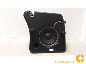 Gebruikte Subwoofer Tesla Model S 100D Prijs € 249,99 Margeregeling aangeboden door Van Gils Automotive