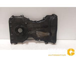 Gebruikte Distributiedeksel Mitsubishi Outlander (GF/GG) 2.4 16V PHEV 4x4 Prijs op aanvraag aangeboden door Van Gils Automotive