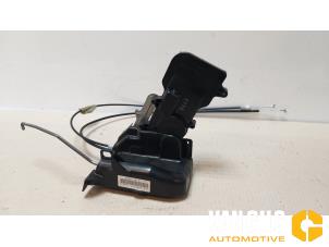 Gebruikte Deurslot Mechaniek 4Deurs rechts-voor Mazda 2 (NB/NC/ND/NE) 1.4 16V Prijs € 45,00 Margeregeling aangeboden door Van Gils Automotive