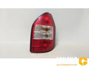 Gebruikte Achterlicht rechts Opel Zafira (F75) 1.8 16V Prijs € 45,00 Margeregeling aangeboden door Van Gils Automotive