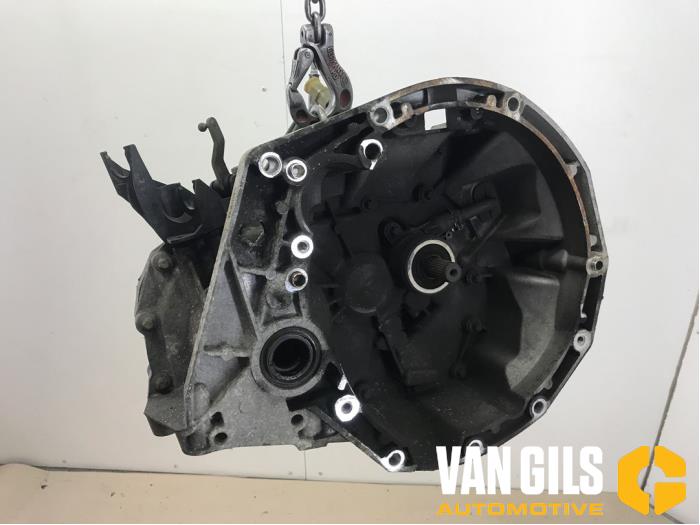 Gebruikte Versnellingsbak Renault Laguna II Grandtour (KG) 2.0 16V Prijs op aanvraag aangeboden door Van Gils Automotive