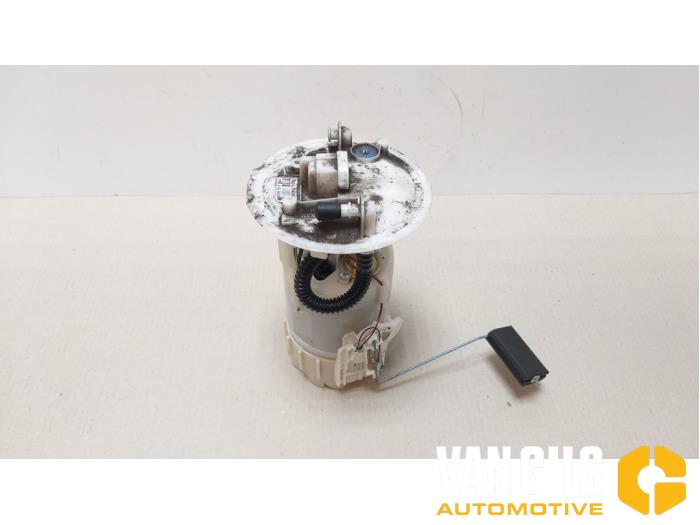 Gebruikte Tank element Pomp Renault Laguna II Grandtour (KG) 2.0 16V Prijs € 60,00 Margeregeling aangeboden door Van Gils Automotive