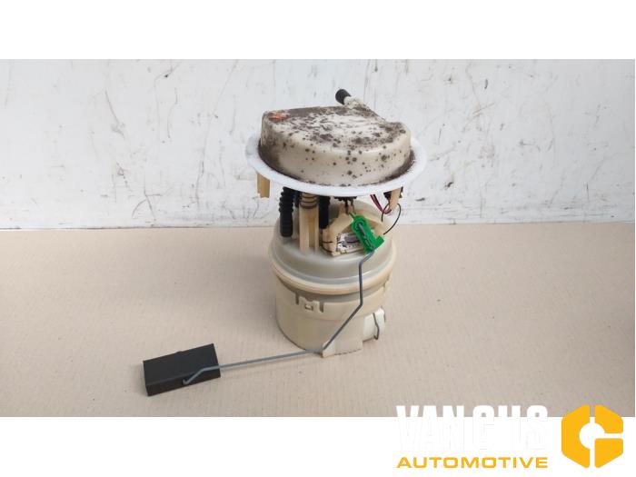 Gebruikte Tank element Pomp Peugeot 307 (3A/C/D) 1.4 Prijs € 25,00 Margeregeling aangeboden door Van Gils Automotive