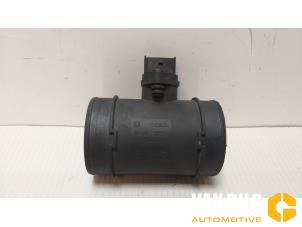 Gebruikte Luchtmassameter Opel Vectra C Caravan 2.0 DTI 16V Prijs € 60,00 Margeregeling aangeboden door Van Gils Automotive