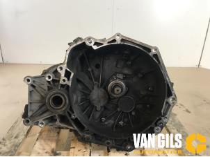 Gebruikte Versnellingsbak Opel Vectra C Caravan 2.0 DTI 16V Prijs € 150,00 Margeregeling aangeboden door Van Gils Automotive